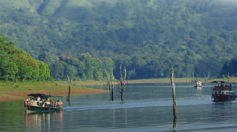 Explore the blooming green Kerala Trip 6 Days Trip